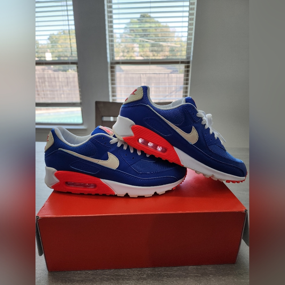 Nike Air Max Mens 11 NEW!!